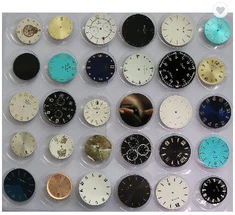 Jasné černé smaltované ciferník