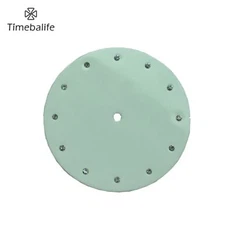 Bílé smaltované hodinky ciferník